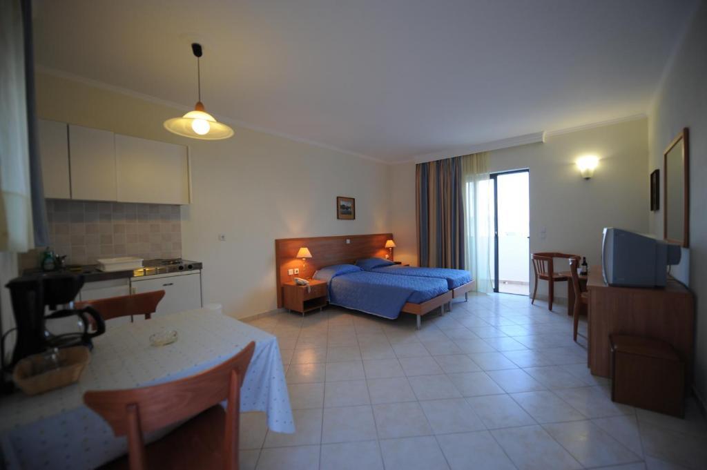 Aparthotel Golden View 2*